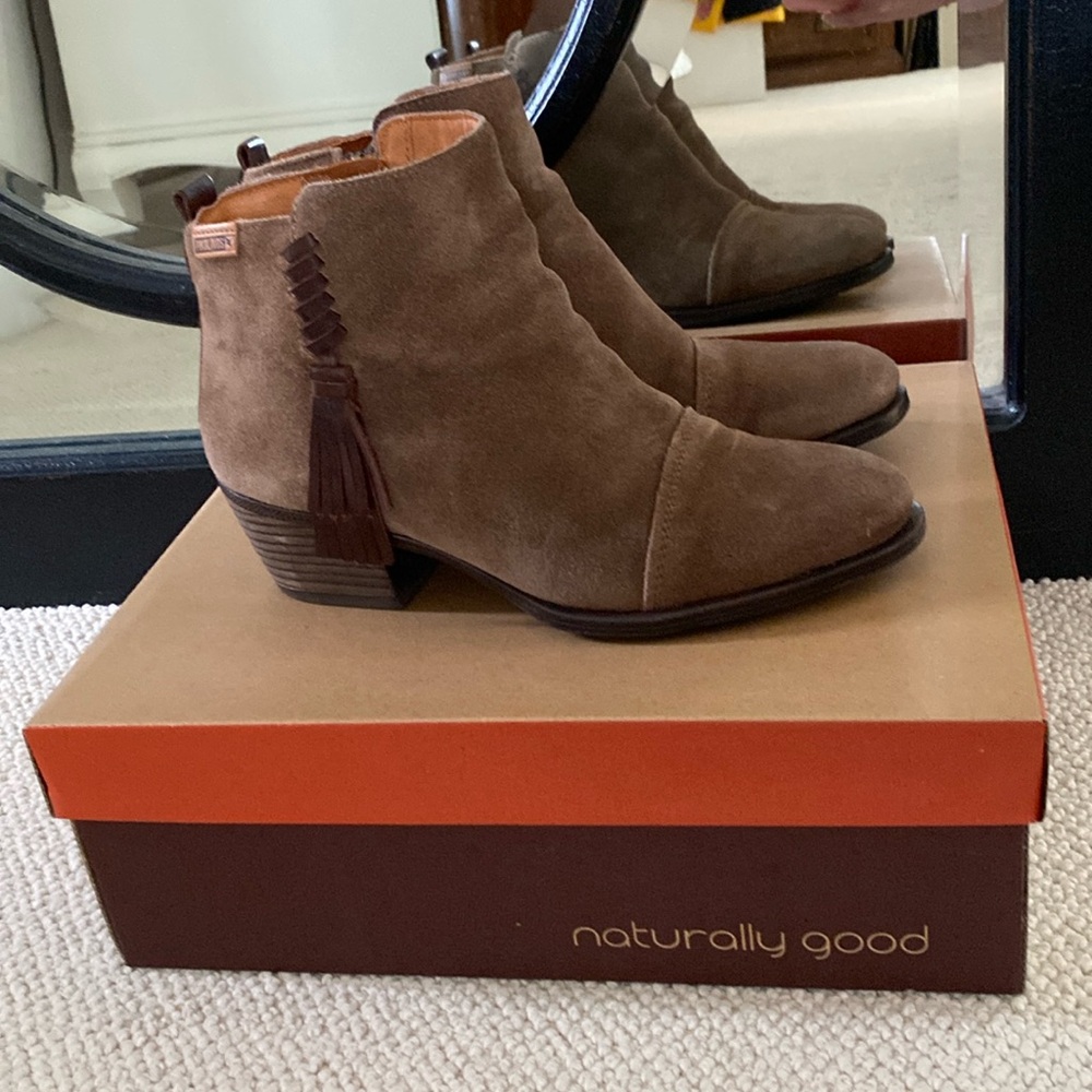 Pikolinos  brown suede leather boots with side fringe in great condition size39